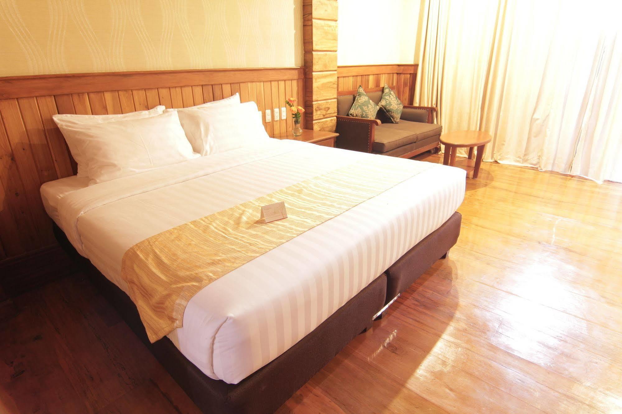 Alta D' Tagaytay Hotel Tagaytay City Zewnętrze zdjęcie